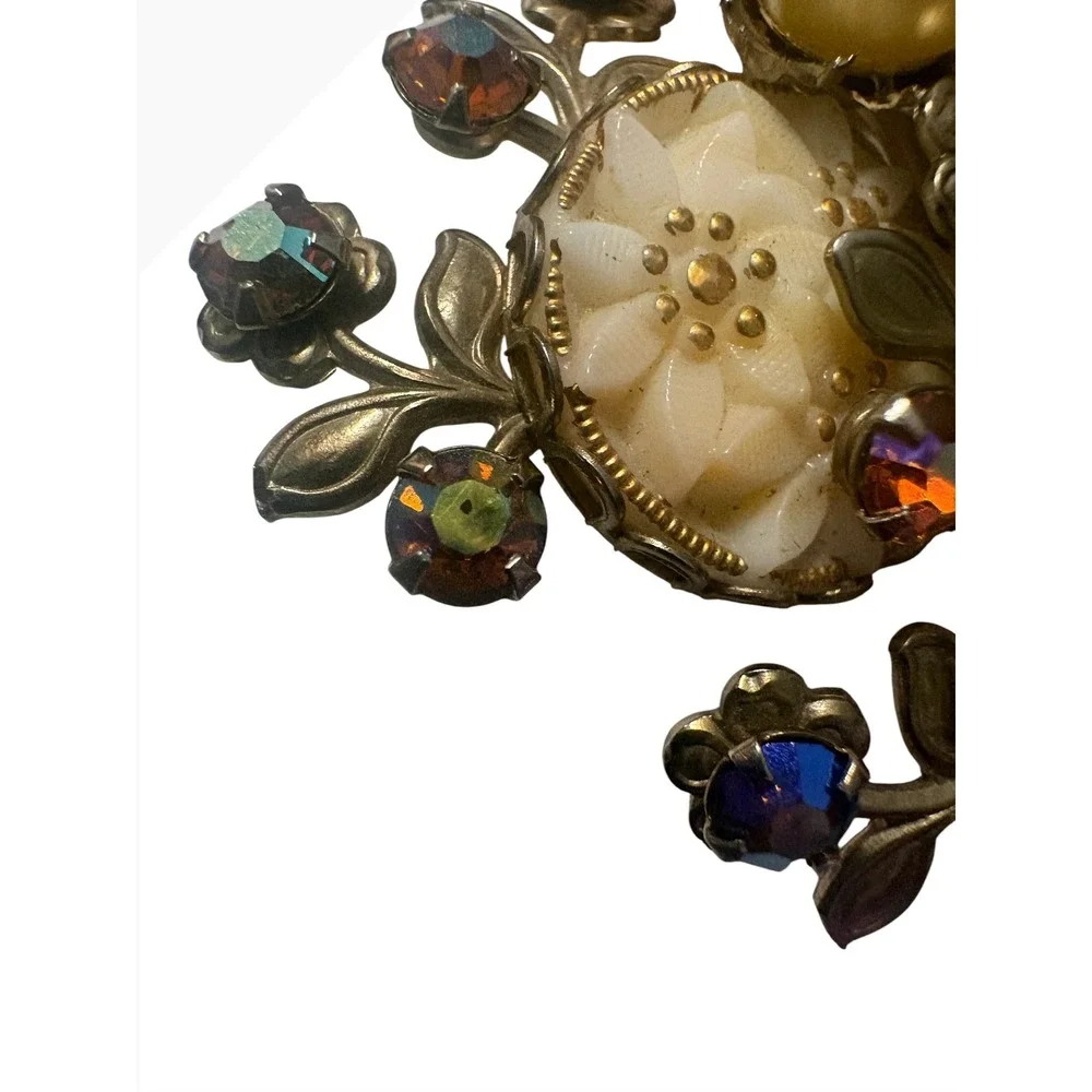 Vintage Aurora Borealis Rhinestone Faux Pearl Carved Flower Floral Brooch Pin - Picture 5 of 7
